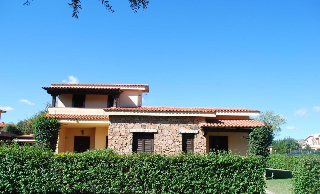 Residence Oasi E Oasi Blu سان تيودورو المظهر الخارجي الصورة