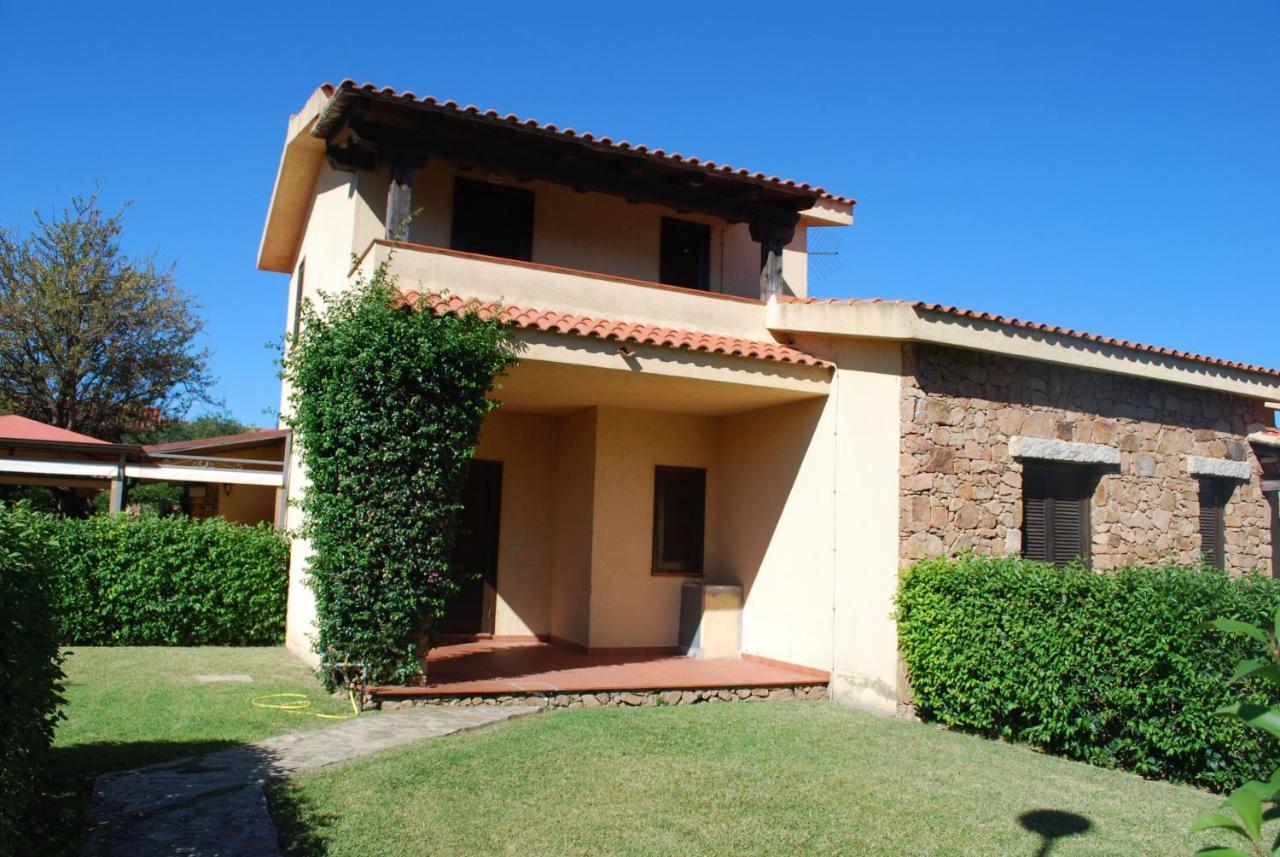 Residence Oasi E Oasi Blu سان تيودورو المظهر الخارجي الصورة